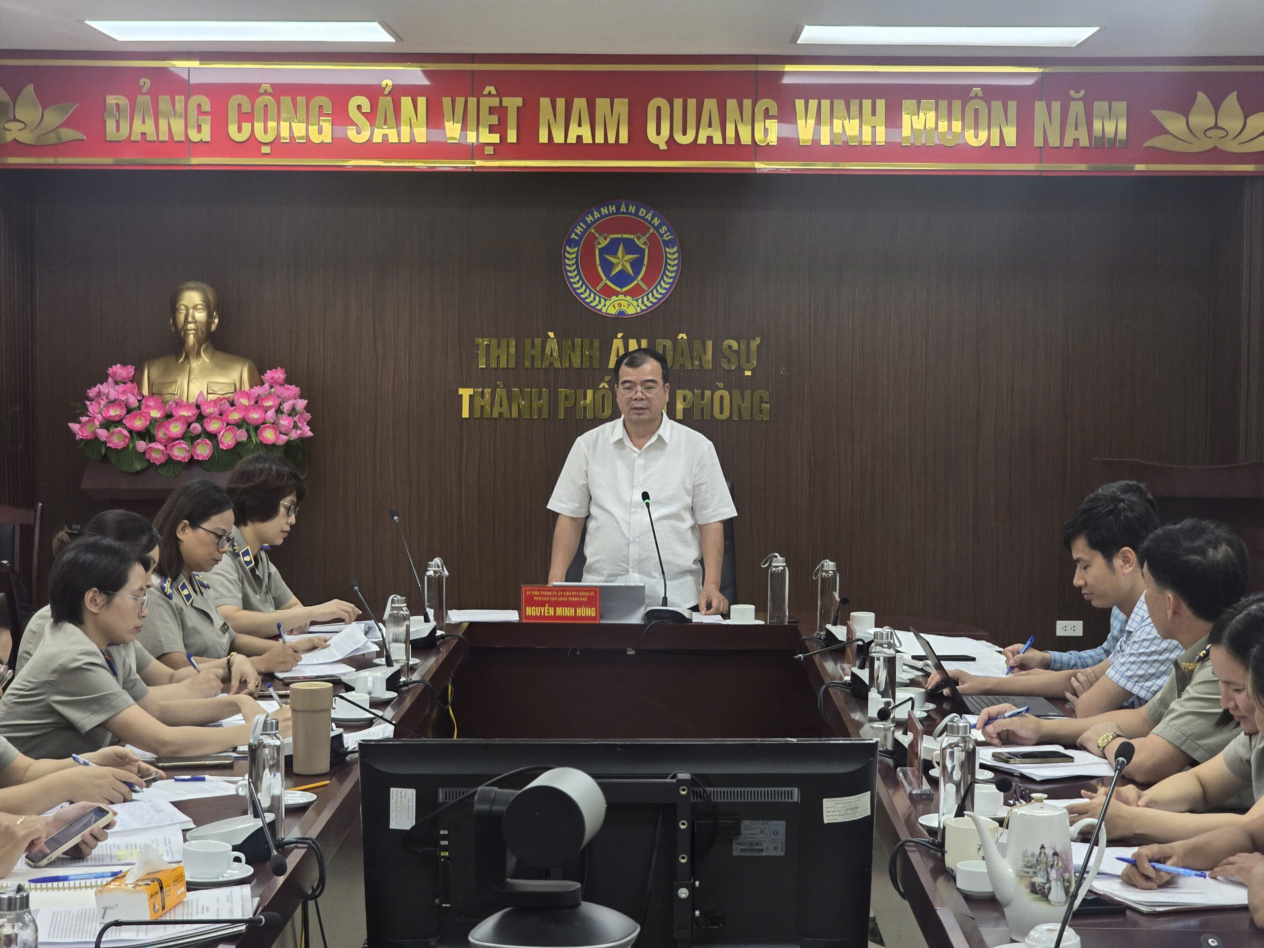 sinh-hoat-chi-bo-t6-1-019ea69dfcea741dbea5002e92974b53.jpg Sinh hoạt Chi bộ T6 1.jpg