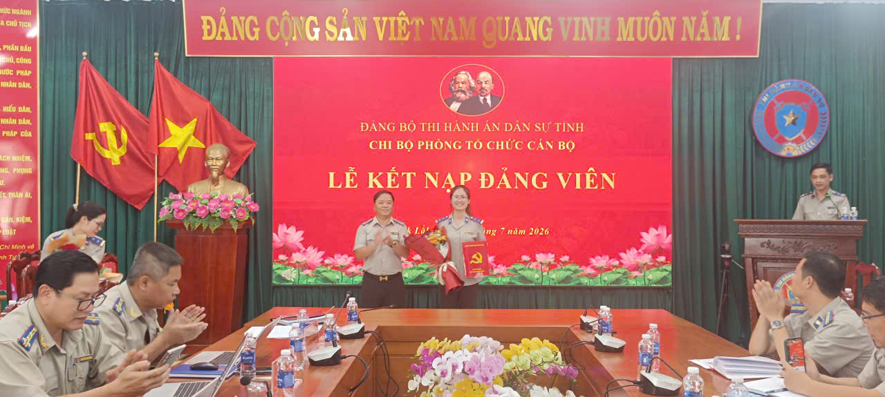 tang-hoa-anh-15-7-2026-019f653437bd7d2cbfe9f829965371ae.jpg tang hoa anh 15.7.2026.jpg