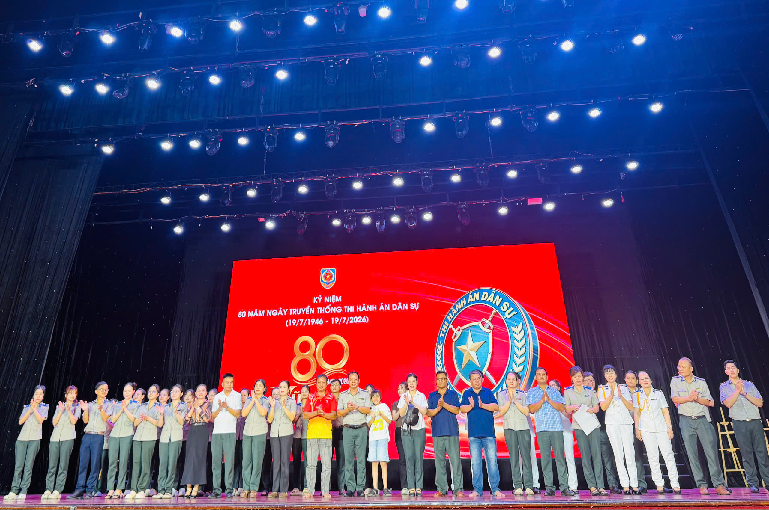 tap-the-tang-hoa-019f3fe8ec8c7ad286df2b8f847aadd0.jpg tap the tang hoa.jpg
