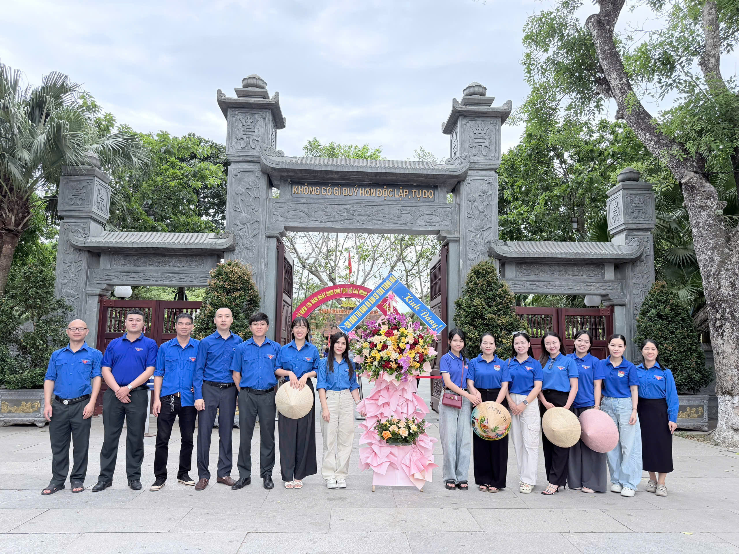 Ảnh đại diện Thanh niên Thi hành án dân sự tỉnh dâng hoa, dâng hương, hoạt động chuyên đề tại Khu di tích Quốc gia đặc biệt Kim Liên