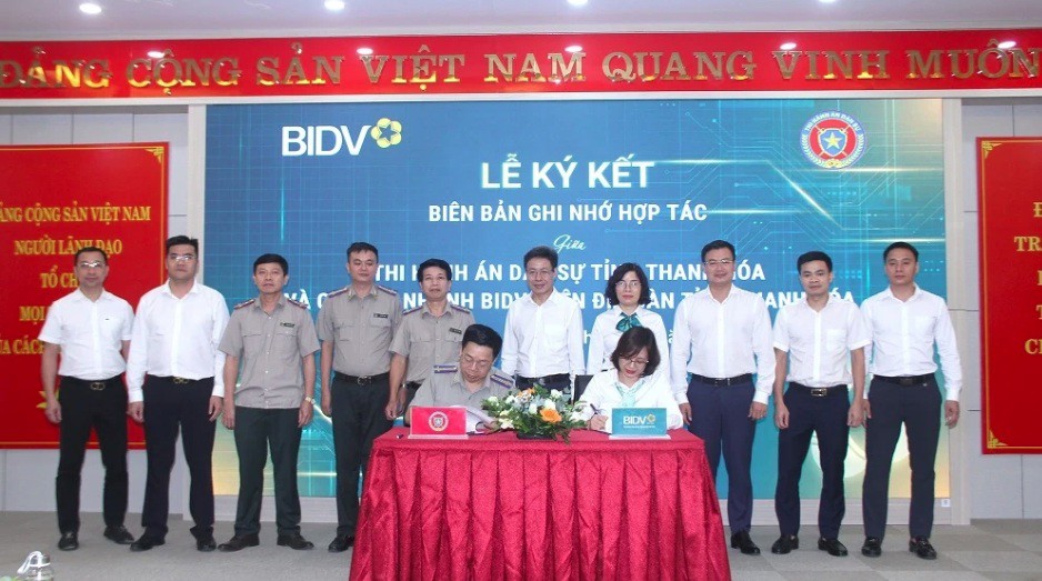 Ảnh đại diện thi hành án dân sự tỉnh thanh hóa và các chi nhánh bidv trên địa bàn ký kết biên bản ghi nhớ hợp tác