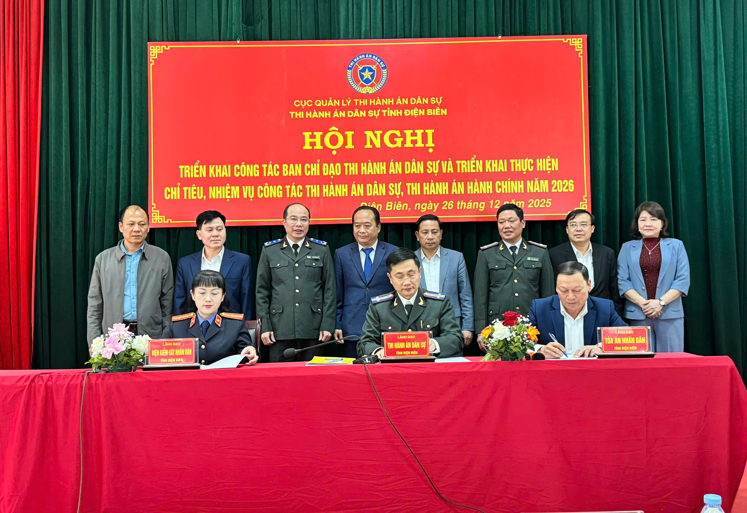 thads-cung-cac-co-quan-to-tung-ky-qcphln-trong-thads-019e61a86d1b77bbbf10dd36894000e1.jpg THADS cùng các cơ quan tố tụng ký QCPHLN trong THADS.jpg