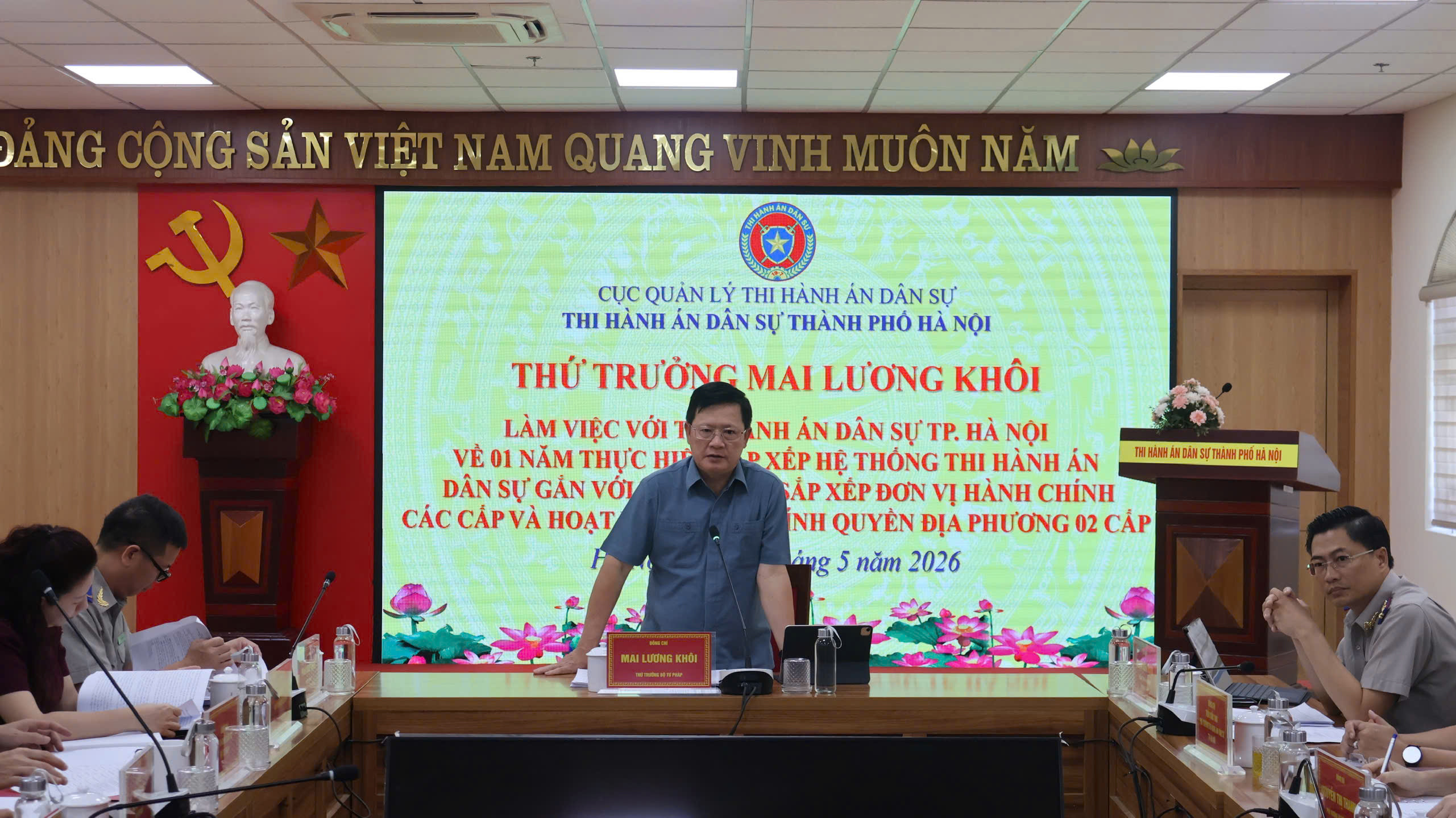 thứ trưởng.jpg
