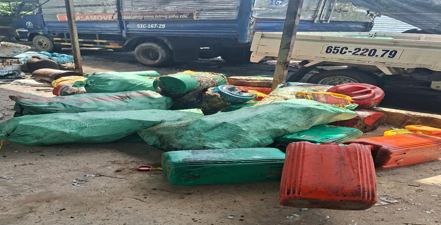 tieu-huy-nhot-3-20260602143619-3282f7e1-019e874310e5705aba53442dd0729cbc.jpg tiêu hủy nhớt 3.jpg