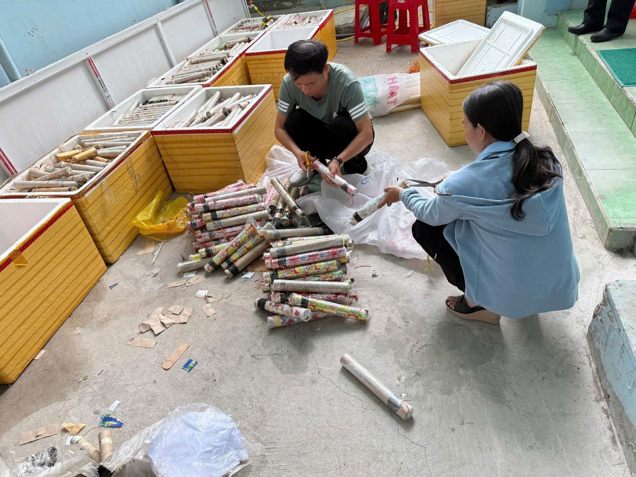 Ti&ecirc;u hủy ph&aacute;o 3.jpg