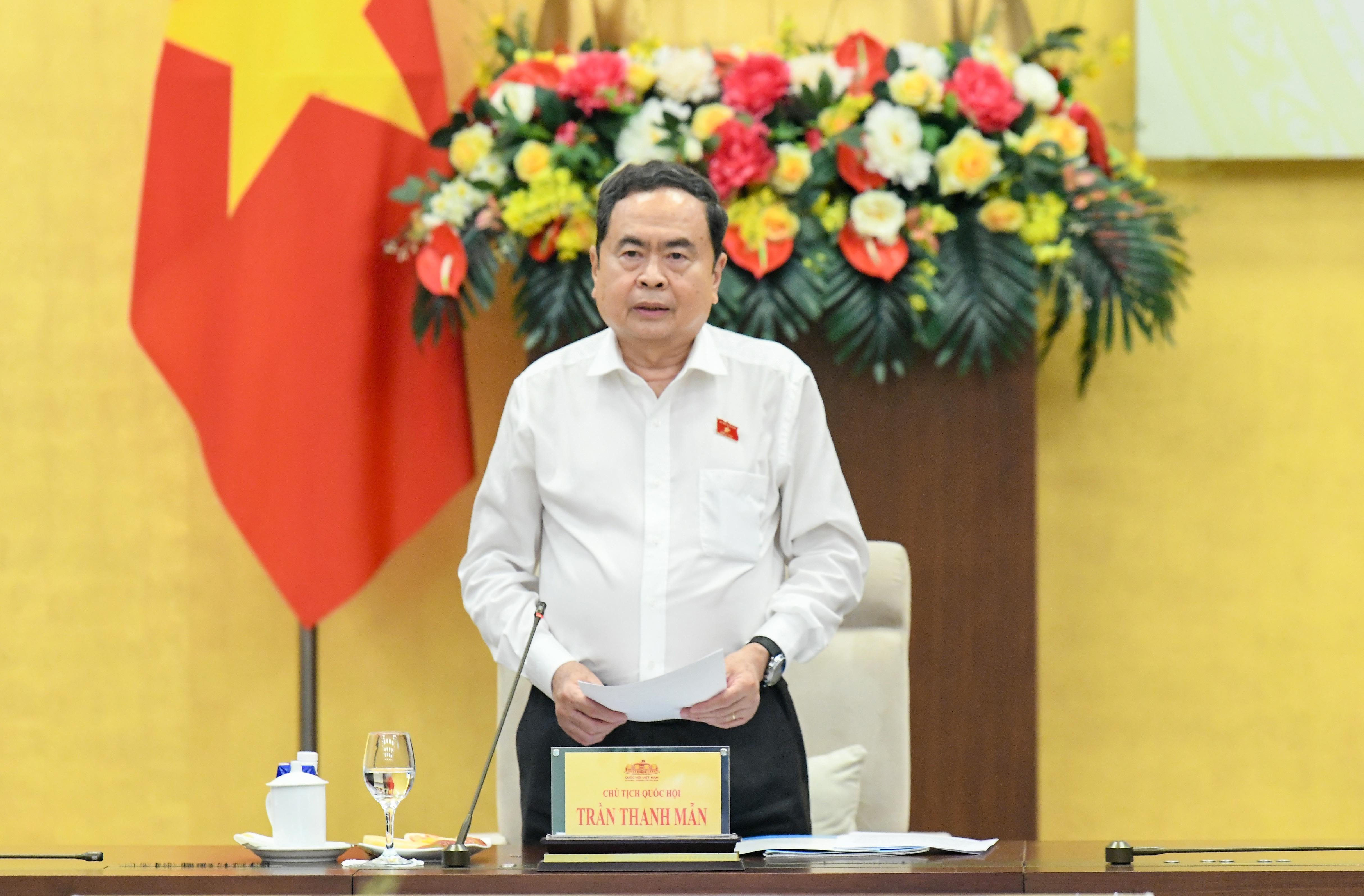Ảnh đại diện bài viết: trưởng ban chỉ đạo tổng rà soát hệ thống văn bản quy phạm pháp luật, chủ tịch quốc hội trần thanh mẫn vừa ký quyết định số 11/qđ-bcđ điều chỉnh, sửa đổi, bổ sung một số nội dung kế hoạch triển khai tổng rà soát. 