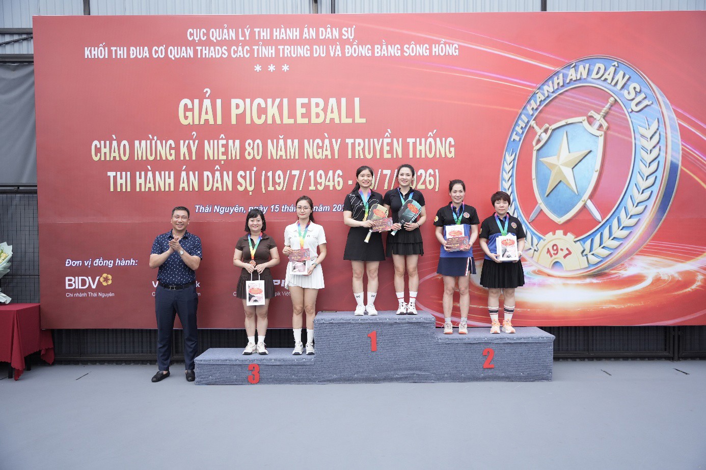 tttn01-1-019e3970bdbc713495018cdf507817f6.jpg TTTN01 (1).jpg