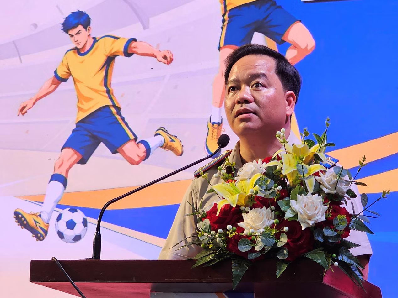 v-t-anh-phat-bieu-hoi-thao-019ec94d43057b229ad092c81204be9f.jpg V T Anh phat bieu hoi thao.jpg