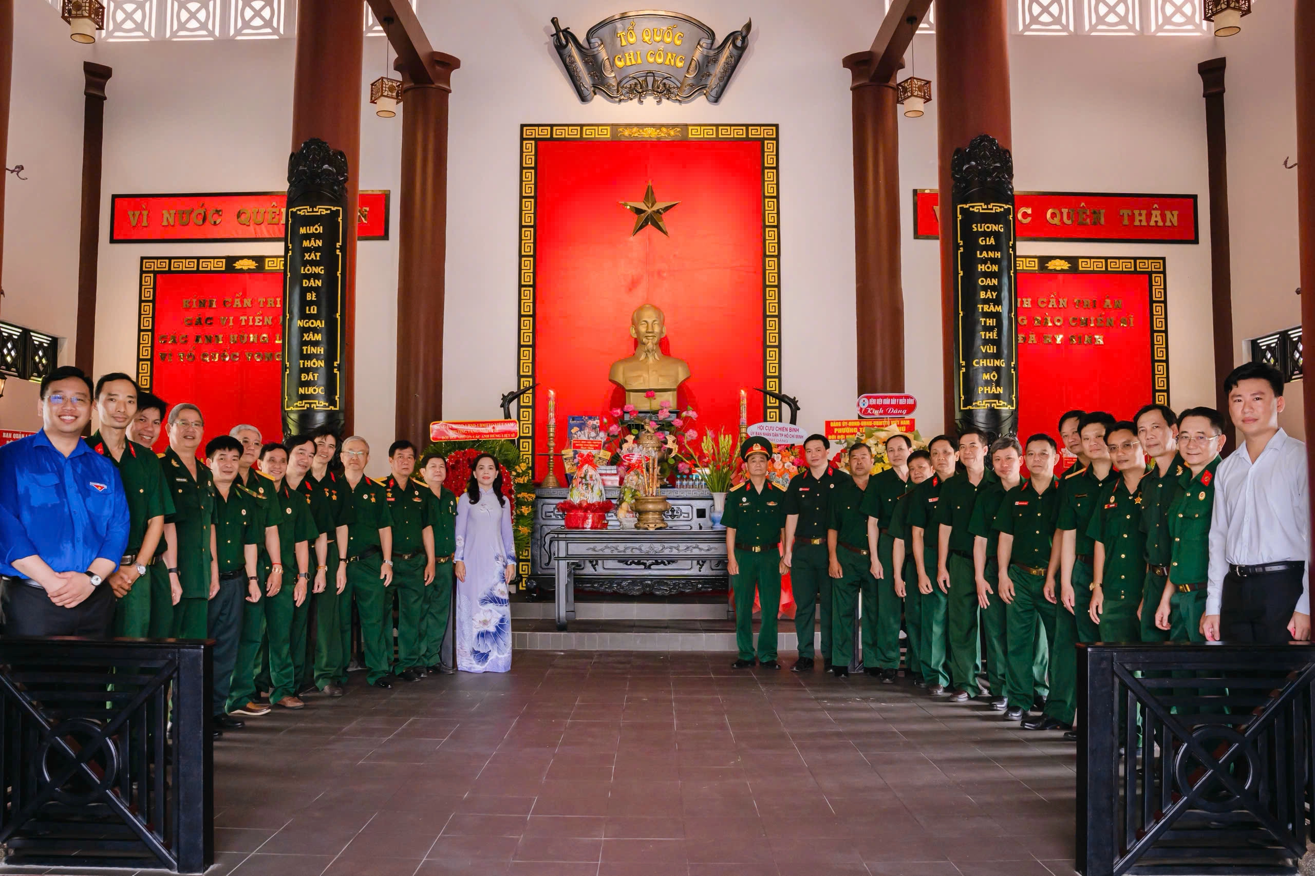 CHI HỘI CỰU CHIẾN BINH THI HÀNH ÁN DÂN SỰ TP.HCM THAM DỰ LỄ DÂNG HOA, DÂNG HƯƠNG TRI ÂN ANH HÙNG LIỆT SĨ TẠI ĐỀN TƯỞNG NIỆM BẾN NỌC