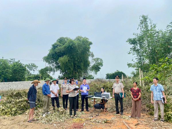 Ảnh đại diện Phòng Thi hành án dân sự khu vực 1- Tuyên Quang vận động trong tổ chức cưỡng chế thi hành án 