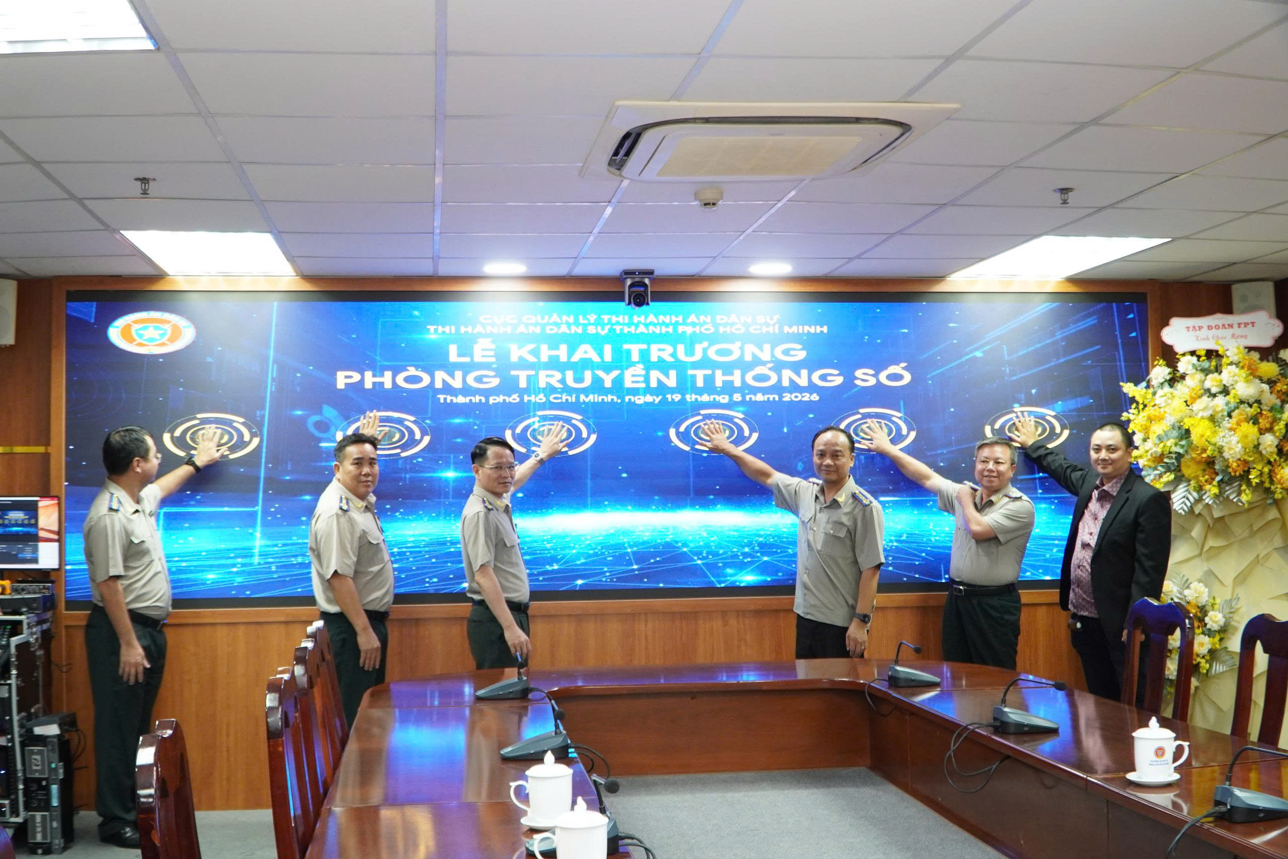 Ảnh đại diện THI HÀNH ÁN DÂN SỰ TP. HCM: KHÁNH THÀNH PHÒNG TRUYỀN THỐNG SỐ -  DẤU ẤN CHUYỂN ĐỔI SỐ VÀ HÀNH TRÌNH 80 NĂM THI HÀNH ÁN DÂN SỰ
